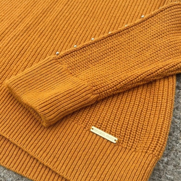 Michael Kors V-Neck Sweater in Rich Mustard - Picture 4 of 4